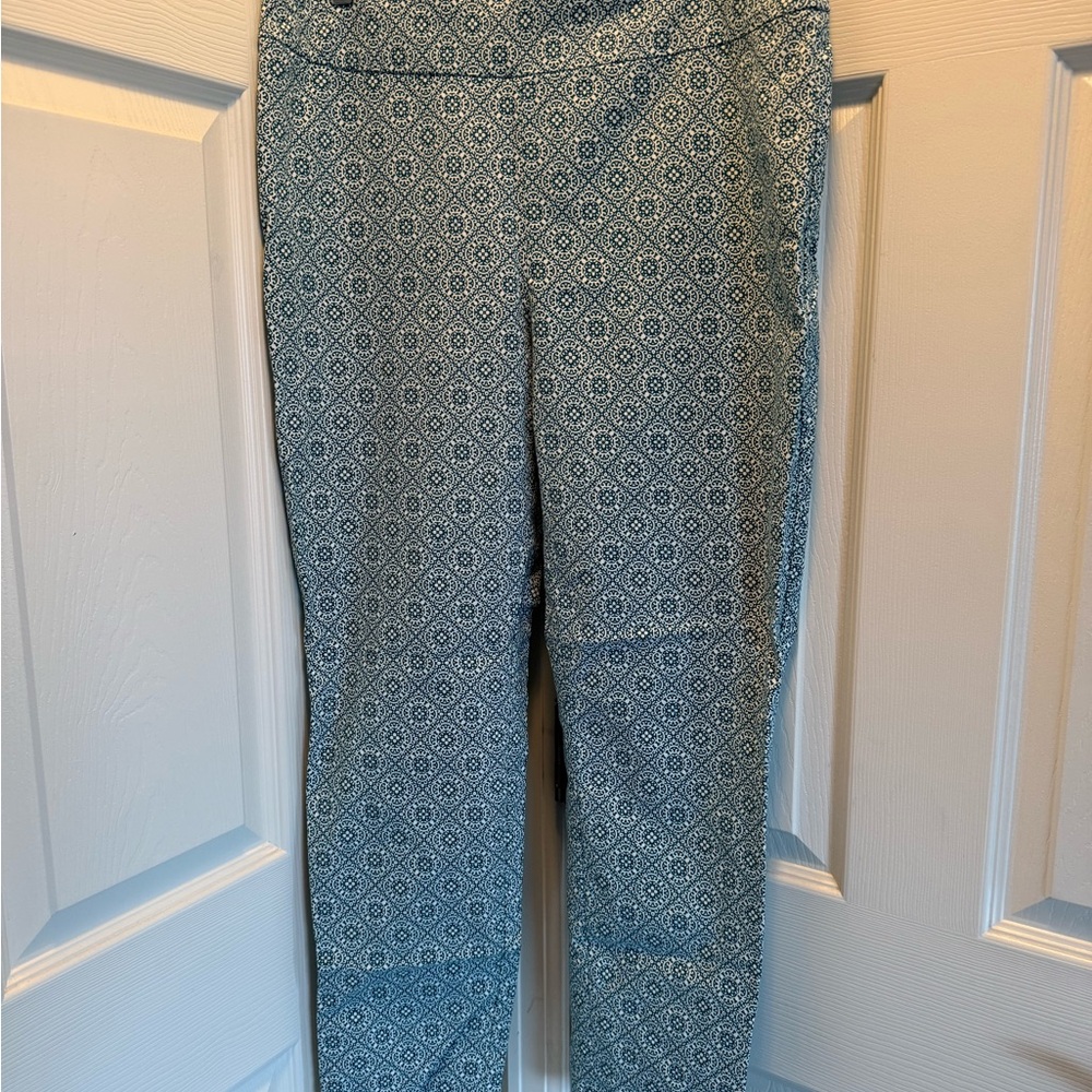 Chico's Blue Patterned Ankle Jeans